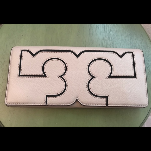 Tory Burch Handbags - Tory Burch Serif Clutch - French White